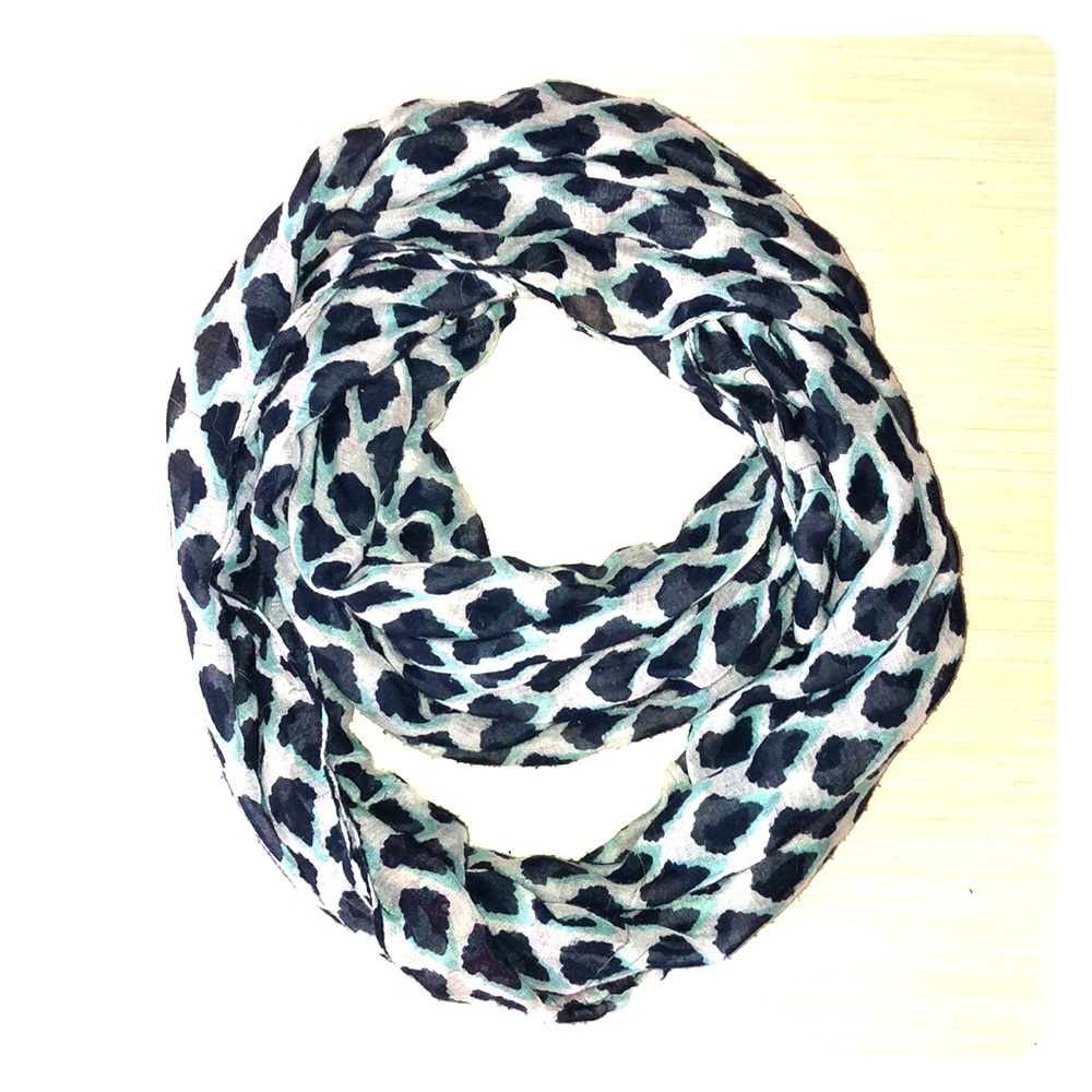 Breezy Infinity Scarf, patterned in shades of blue